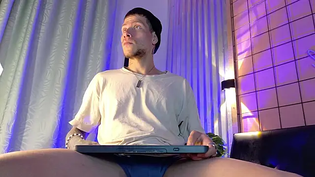 Snapshot of french_sexx chatting on February 26, 7:40 am french sexx online show from February 26, 7:40 am