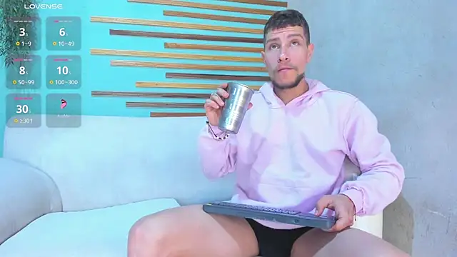 Snapshot of french_sexx chatting on March 19, 12:42 pm french sexx online show from March 19, 12:42 pm