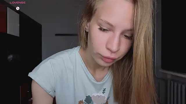 Snapshot of Elis_Fox chatting on June 28, 8:09 am Elis Fox online show from June 28, 8:09 am