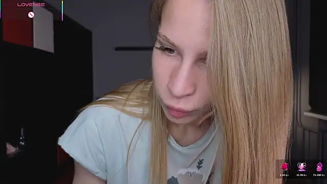 Snapshot of Elis_Fox chatting on June 29, 8:09 am Elis Fox online show from June 29, 8:09 am