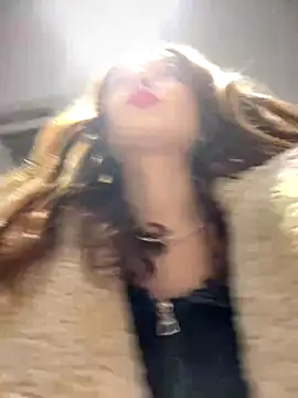 Snapshot of Times__Square chatting on December 3, 7:10 am Times Square online show from December 3, 7:10 am