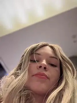 Snapshot of Times__Square chatting on December 14, 6:02 am Times Square online show from December 14, 6:02 am