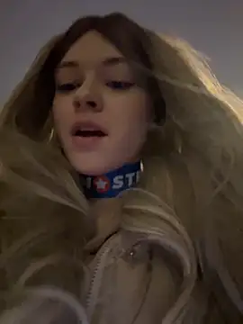 Snapshot of Times__Square chatting on December 26, 5:04 am Times Square online show from December 26, 5:04 am