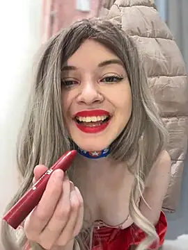 Snapshot of Times__Square chatting on December 26, 11:10 am Times Square online show from December 26, 11:10 am