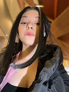 Snapshot of Times__Square chatting on February 5, 6:02 am Times Square online show from February 5, 6:02 am