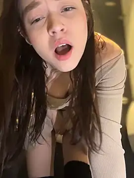 Snapshot of Times__Square chatting on February 7, 7:18 am Times Square online show from February 7, 7:18 am