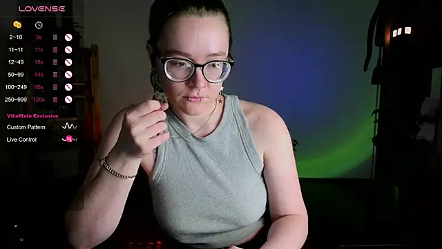 alisahug online show from January 25, 4:35 pm