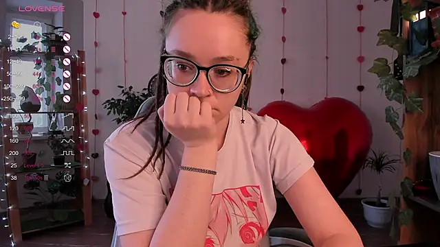 alisahug online show from February 14, 11:31 am