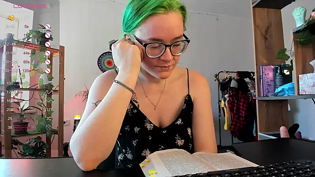 alisahug online show from March 4, 10:46 am