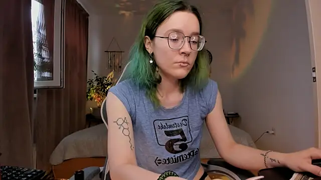 alisahug online show from July 3, 3:57 am