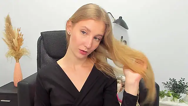 Snapshot of LolaWilsons chatting on February 27, 12:23 pm LolaWilsons online show from February 27, 12:23 pm