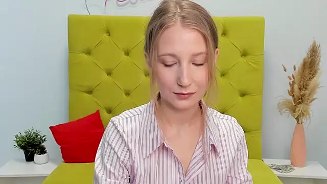 LolaWilsons online show from February 25, 7:18 am