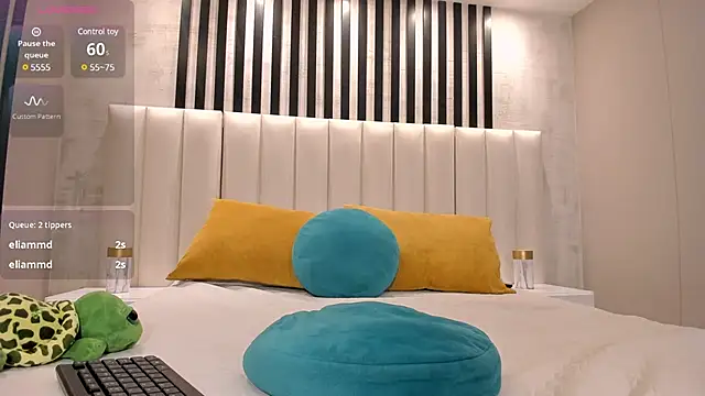 SamanthaConnor  online show from February 4, 10:24 pm