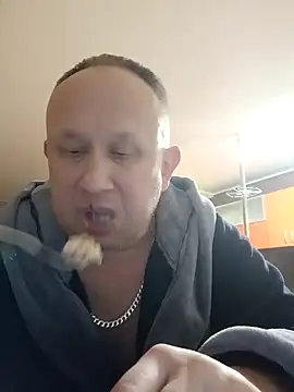 Snapshot of dikas45xxx chatting on December 27, 5:52 am dikas45xxx online show from December 27, 5:52 am