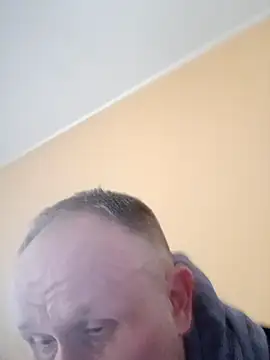 Snapshot of dikas45xxx chatting on February 24, 2:58 pm dikas45xxx online show from February 24, 2:58 pm