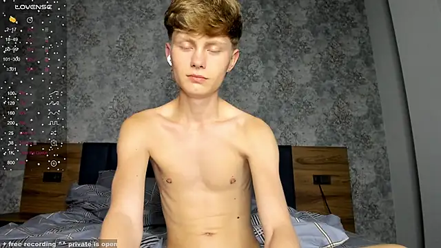 Snapshot of christian_di0r chatting on March 17, 5:16 pm christian di0r online show from March 17, 5:16 pm