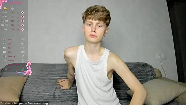 Snapshot of christian_di0r chatting on September 30, 6:35 pm christian di0r online show from September 30, 6:35 pm