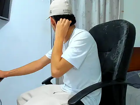 Chandler ken online show from December 18, 1:44 am