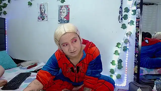 Snapshot of the_lesbian_game chatting on October 22, 3:29 am the lesbian game online show from October 22, 3:29 am