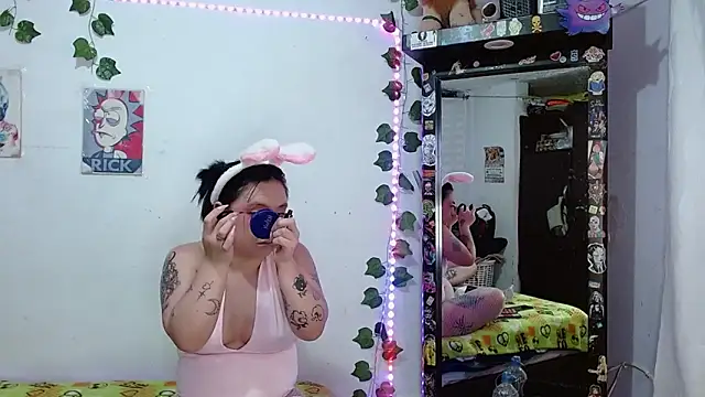 Snapshot of the_lesbian_game chatting on October 28, 2:48 am the lesbian game online show from October 28, 2:48 am