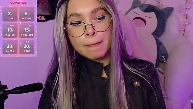 Haelycute online show from March 27, 4:40 am