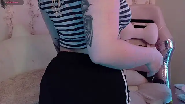 Haelycute online show from April 11, 12:37 am