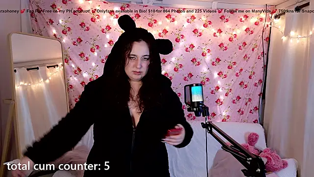 amberxoxhoney online show from February 28, 5:37 am