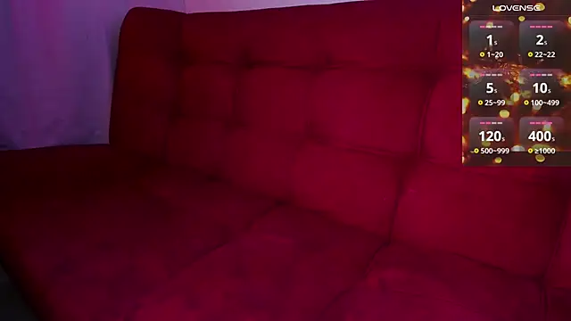 Snapshot of ohpetitemuse chatting on December 17, 8:15 pm ohpetitemuse online show from December 17, 8:15 pm