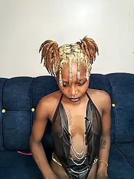 Snapshot of Sexyvyee_ chatting on March 18, 6:37 pm Sexyvyee online show from March 18, 6:37 pm