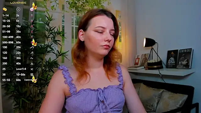 Snapshot of pretty_little_thing chatting on November 20, 4:07 pm pretty little thing online show from November 20, 4:07 pm