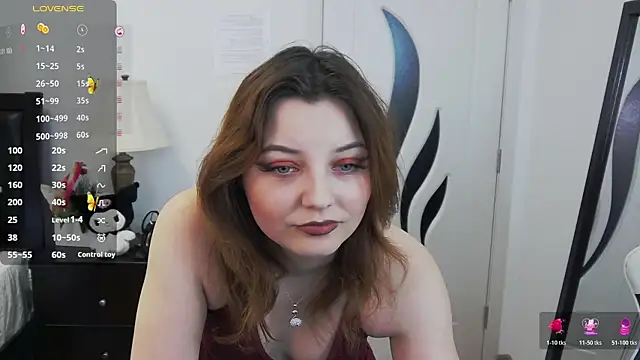 pretty little thing online show from April 6, 4:19 pm