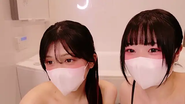 Snapshot of Mia--meow chatting on December 28, 5:46 pm Mia--meow online show from December 28, 5:46 pm