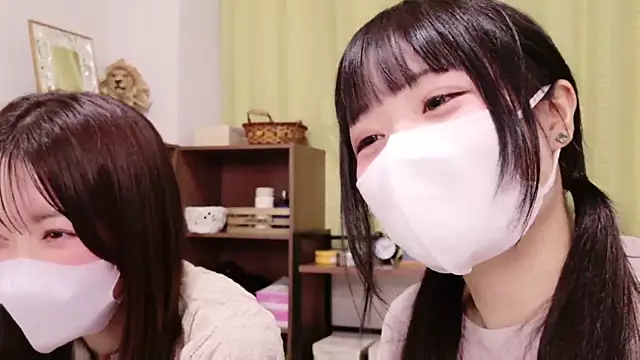 Snapshot of Mia--meow chatting on February 11, 2:35 pm Mia--meow online show from February 11, 2:35 pm