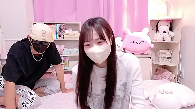 Snapshot of Mia--meow chatting on October 6, 1:19 pm Mia--meow online show from October 6, 1:19 pm