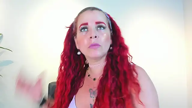 Snapshot of HannaBrave chatting on December 19, 7:21 pm HannaBrave online show from December 19, 7:21 pm