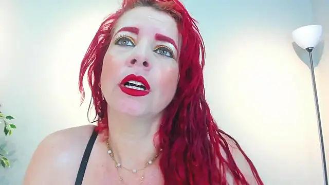 Snapshot of HannaBrave chatting on February 1, 12:15 pm HannaBrave online show from February 1, 12:15 pm
