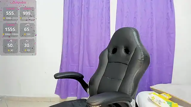 Snapshot of lilybaudyn_ chatting on October 16, 9:16 pm lilybaudyn online show from October 16, 9:16 pm