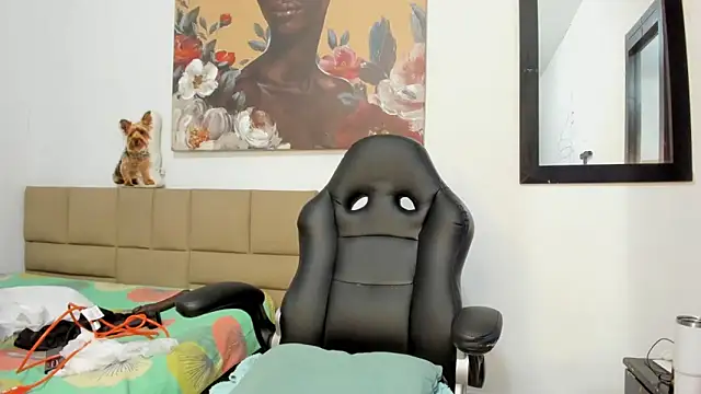 Snapshot of lilybaudyn_ chatting on October 29, 5:58 pm lilybaudyn online show from October 29, 5:58 pm