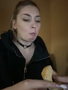 Snapshot of Crazy-Rosa chatting on January 12, 3:57 pm Crazy-Rosa online show from January 12, 3:57 pm