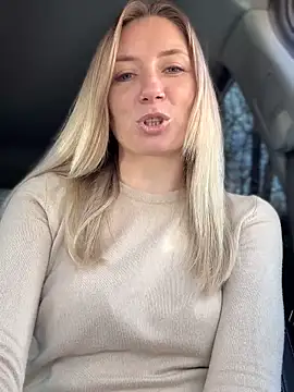 Snapshot of Crazy-Rosa chatting on November 12, 8:37 am Crazy-Rosa online show from November 12, 8:37 am