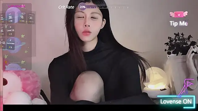 O0 0Q online show from December 13, 5:00 pm