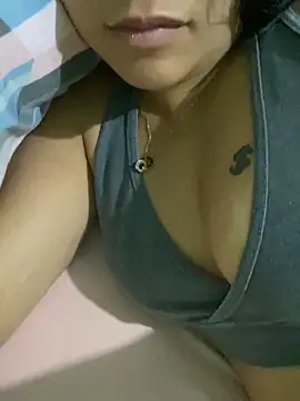 katrienee online show from February 15, 2:37 am