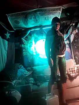 Snapshot of Gillygilly76 chatting on February 24, 10:46 am Gillygilly76 online show from February 24, 10:46 am