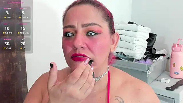 Aaliyah Padron online show from December 28, 8:15 pm