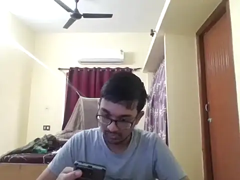 THE NAKED BOY online show from November 30, 4:38 am