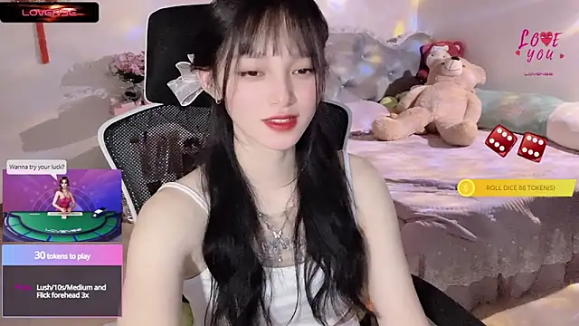Snapshot of ___Nari___ chatting on March 7, 2:57 am Nari online show from March 7, 2:57 am