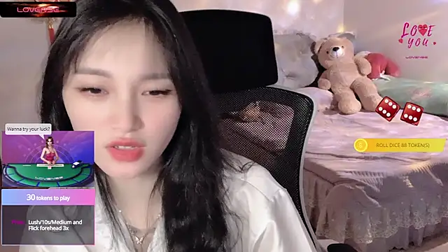 Snapshot of ___Nari___ chatting on March 14, 6:10 am Nari online show from March 14, 6:10 am