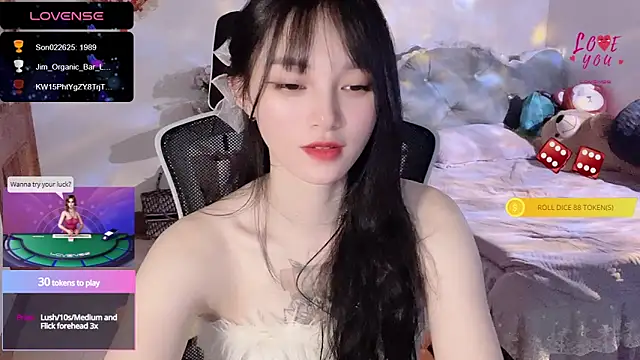 Snapshot of ___Nari___ chatting on March 18, 2:36 am Nari online show from March 18, 2:36 am