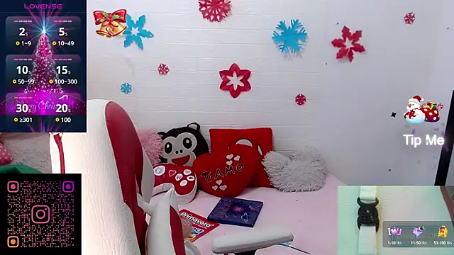 Snapshot of sweetlittlelisa chatting on December 16, 7:32 pm sweetlittlelisa online show from December 16, 7:32 pm