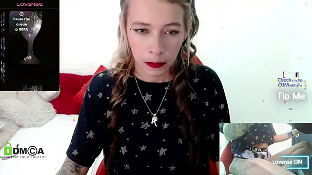 Snapshot of sweetlittlelisa chatting on January 20, 9:01 pm sweetlittlelisa online show from January 20, 9:01 pm